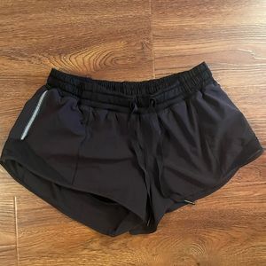 Lululemon hotty hot shorts (old style)